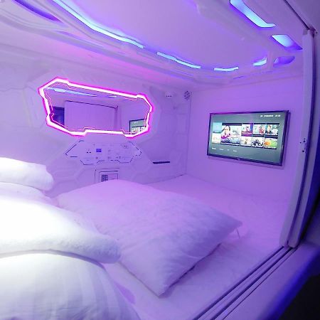 Met A Space Pod @ Asoke Bangkok Eksteriør bilde