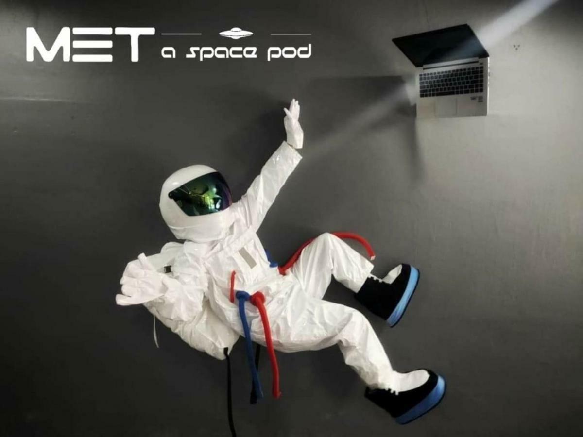 Met A Space Pod @ Asoke Bangkok Eksteriør bilde