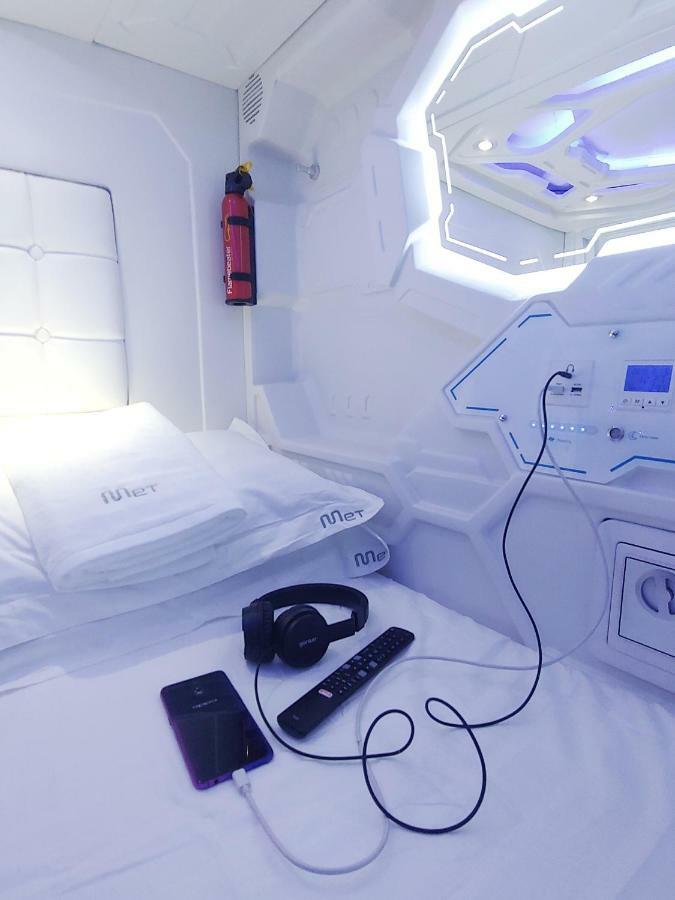 Met A Space Pod @ Asoke Bangkok Eksteriør bilde